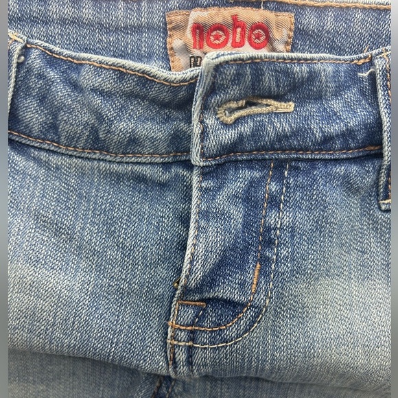 SUPER CUTE LOW RISE BOOTY JEAN SHORTS!!! - Picture 4 of 4